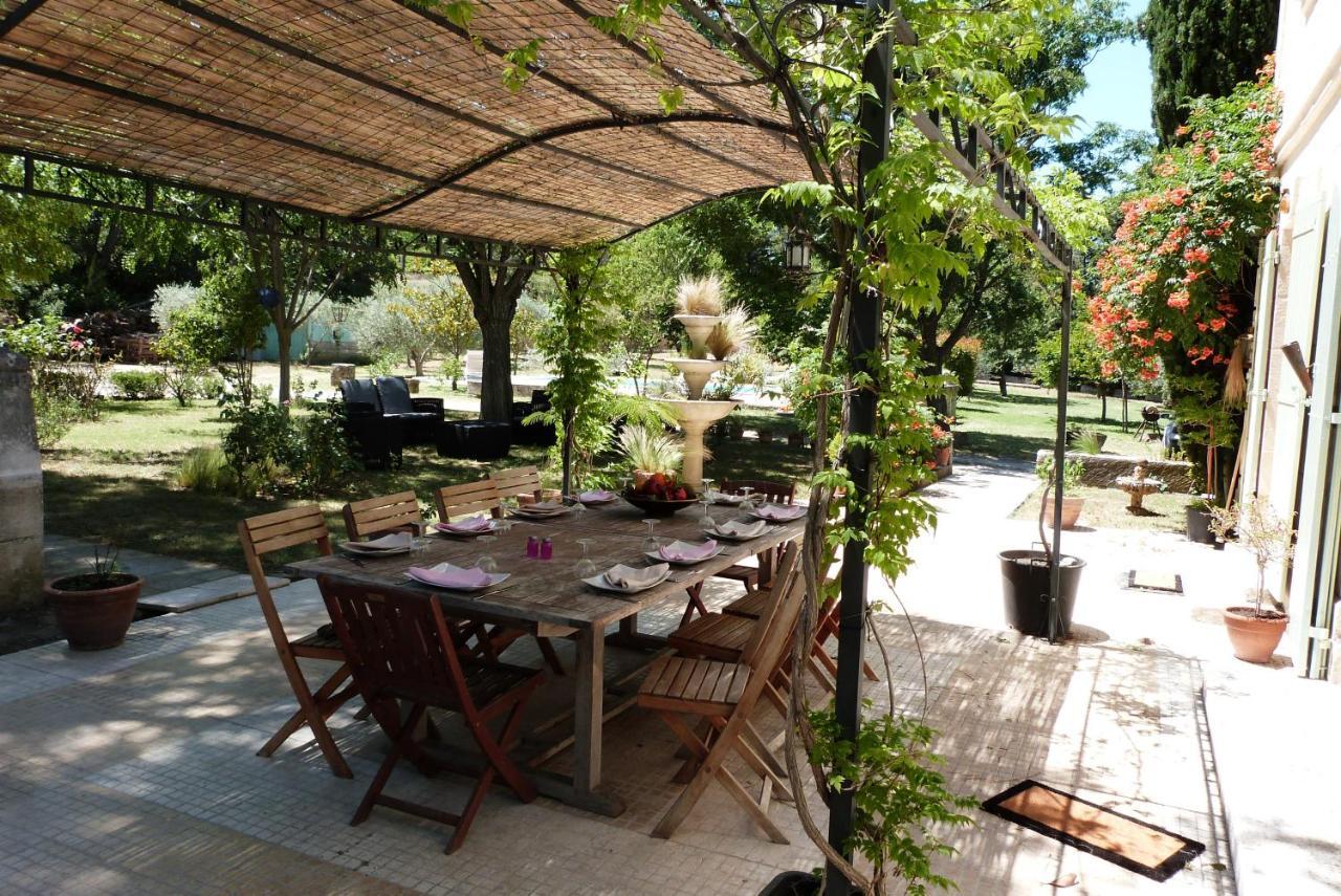 Le Mas du Lac Saint-Rémy-de-Provence Extérieur photo